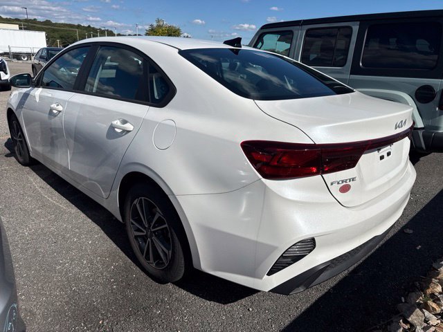 Used 2023 Kia Forte LXS FWD image 4