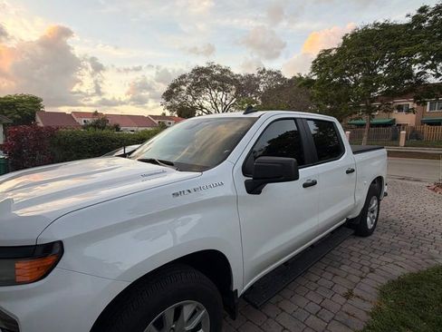 Used 2025 Chevrolet Silverado 1500 Custom image 13