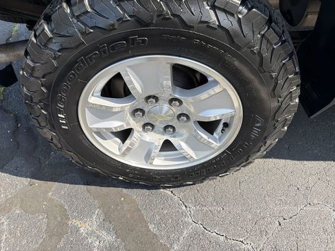Used 2018 Chevrolet Silverado 1500 LT w/ Trailering Package AWD/4WD image 19
