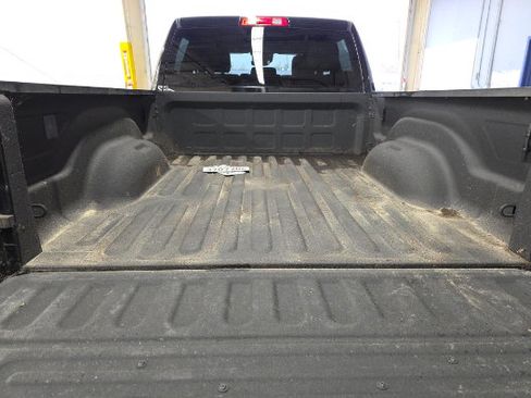 Used 2024 RAM 2500 Big Horn w/ Night Edition AWD/4WD image 9
