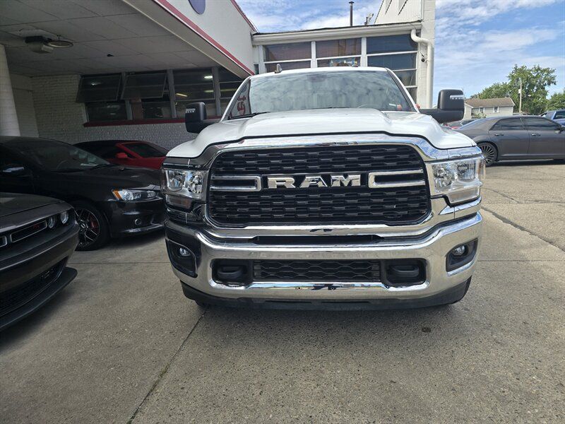 Used 2024 RAM 3500 Big Horn AWD/4WD image 2