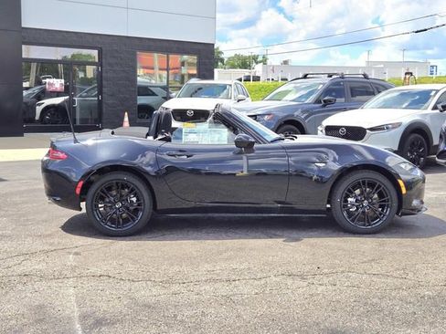 New 2026 MAZDA MX-5 Miata Club w/ Weather Package RWD image 7