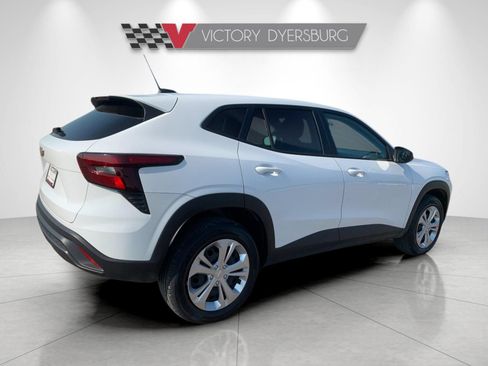 Used 2024 Chevrolet Trax LS FWD image 4
