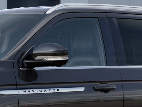 New 2027 Lincoln Navigator Premiere RWD image 20