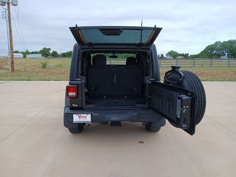 Used 2022 Jeep Wrangler Sport AWD/4WD image 41