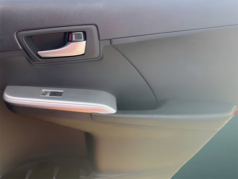 Used 2012 Toyota Camry SE image 40