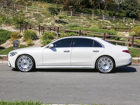 Used 2022 Mercedes-Benz S 580 4MATIC Sedan image 3