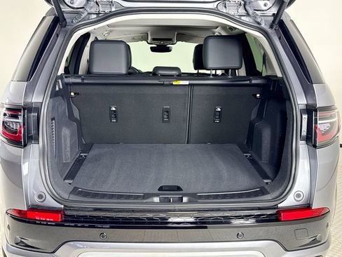 Used 2025 Land Rover Discovery Sport S image 23