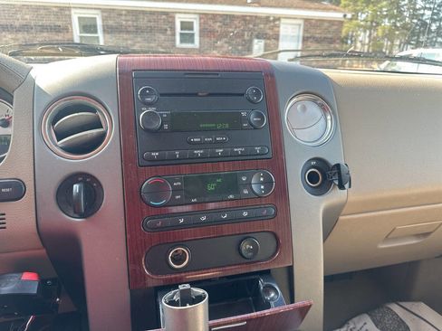 Used 2005 Ford F150 Lariat image 12