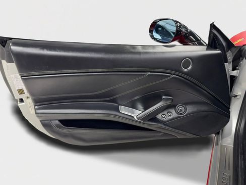 Used 2016 Ferrari California T image 14