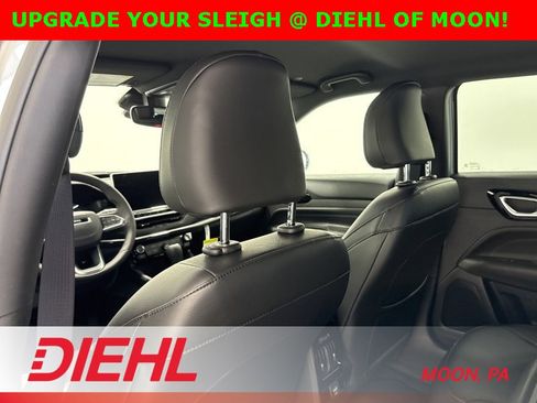 New 2026 Jeep Compass Limited image 18