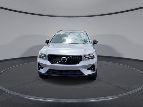 Used 2026 Volvo XC40 B5 Ultra w/ Climate Package AWD/4WD image 4