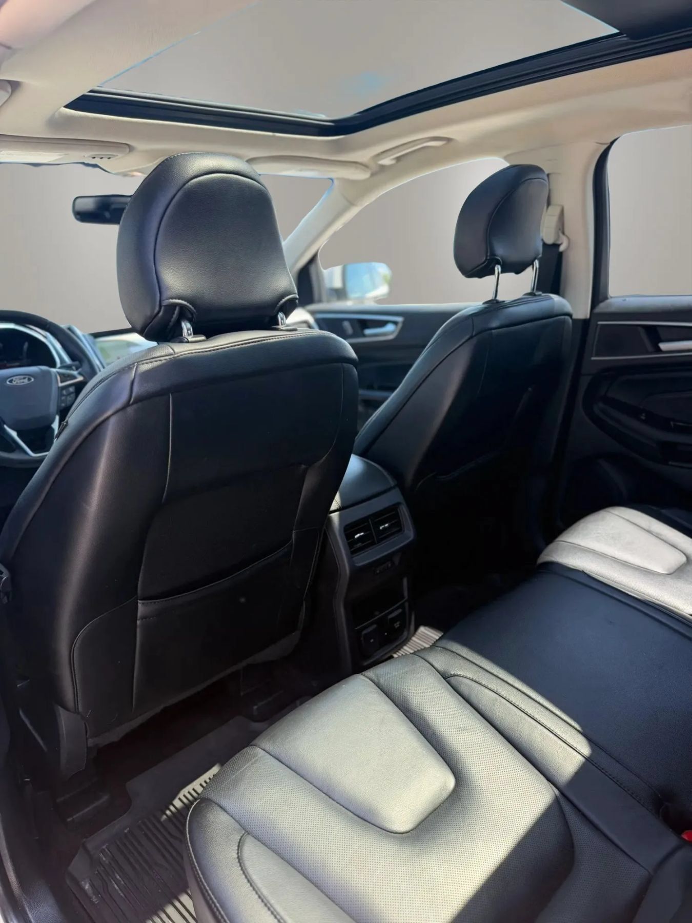 Used 2017 Ford Edge Titanium w/ Equipment Group 301A AWD/4WD image 17