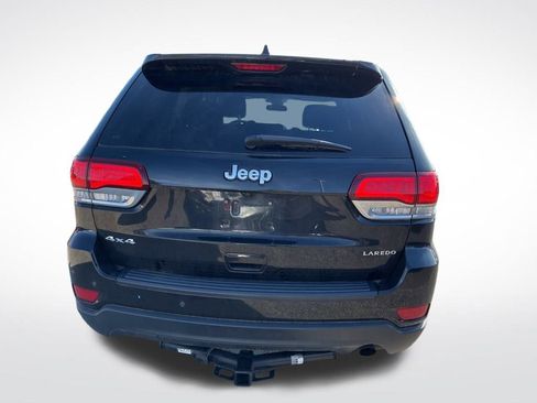 Used 2020 Jeep Grand Cherokee Laredo image 6