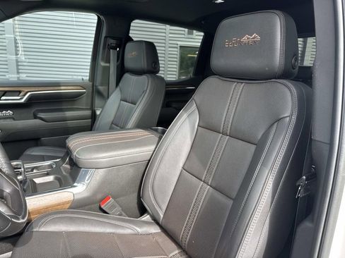 Used 2023 Chevrolet Silverado 1500 High Country image 5