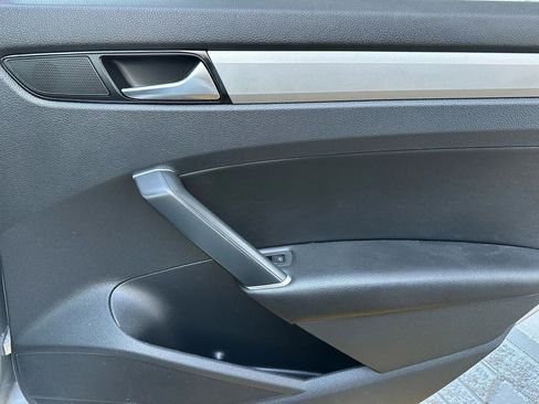 Used 2020 Volkswagen Passat 2.0T SE image 13