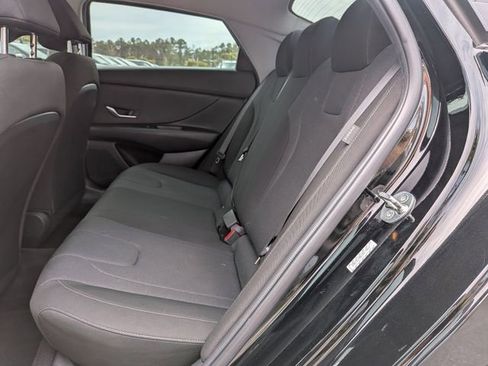 Used 2024 Hyundai Elantra SE image 14