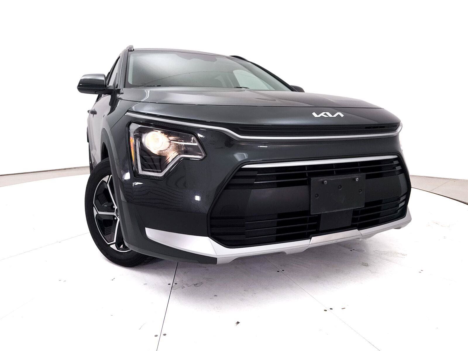 Used 2024 Kia Niro EX w/ EX Cold Weather Package FWD image 7