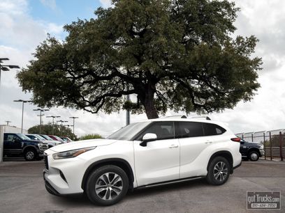 Used 2021 Toyota Highlander XLE