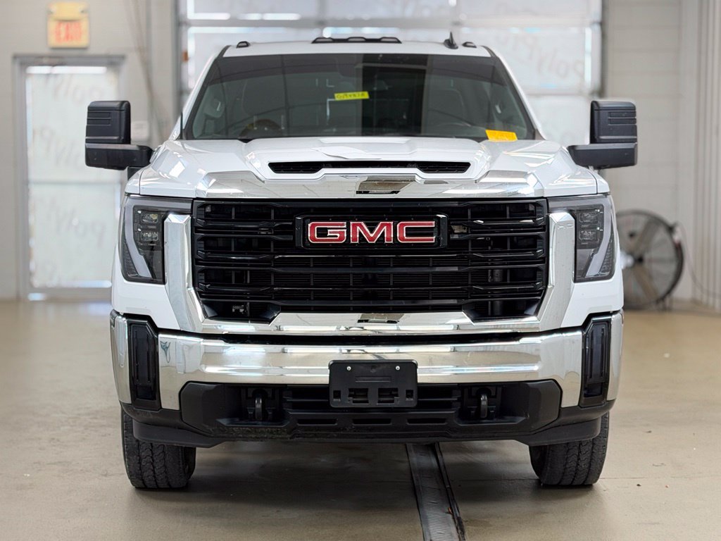 Used 2026 GMC Sierra 2500 Pro AWD/4WD image 2