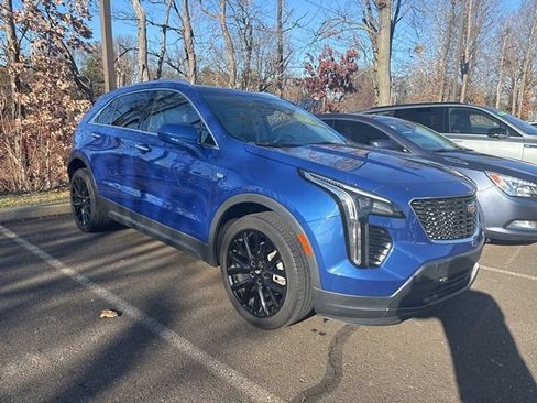 Certified 2023 Cadillac XT4 Luxury w/ Cold Weather Package image 1