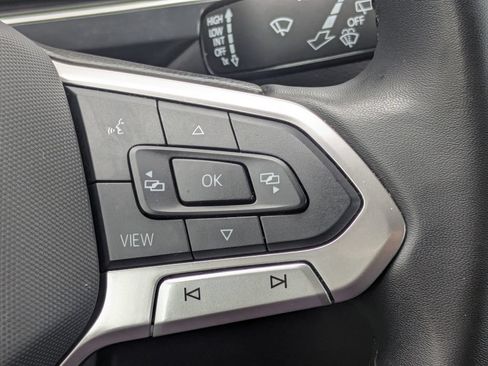Used 2024 Volkswagen Tiguan SE AWD/4WD image 24