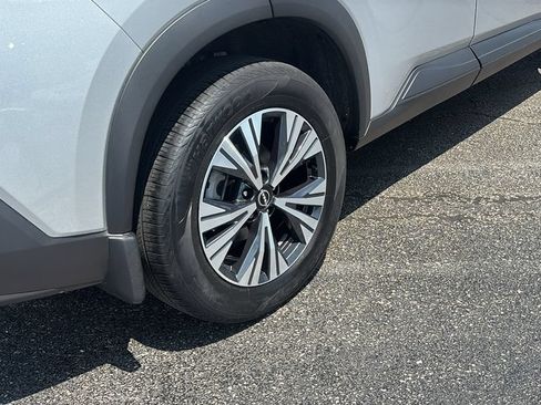 Used 2023 Nissan Rogue SV w/ SV Premium B Package AWD/4WD image 8