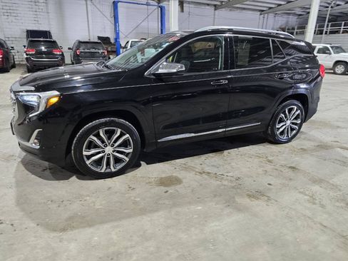 Used 2019 GMC Terrain Denali w/ Advanced Safety Package AWD/4WD image 3