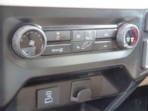Used 2023 Ford F150 XLT AWD/4WD image 34