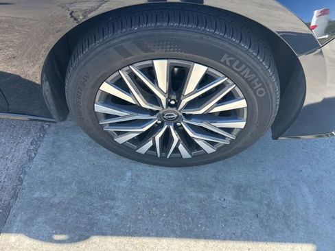 Used 2025 Nissan Altima 2.5 SV image 6