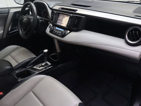 Used 2017 Toyota RAV4 Limited FWD image 10