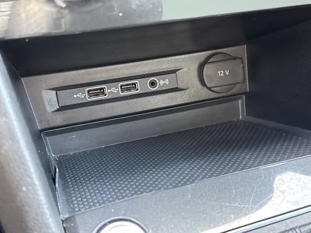 Used 2019 Volkswagen Tiguan SE FWD image 26