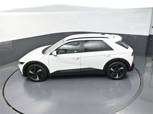 New 2025 Hyundai Ioniq 5 SEL image 24