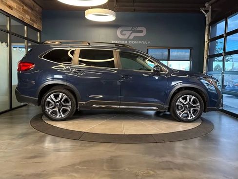 Used 2023 Subaru Ascent Limited AWD/4WD image 2