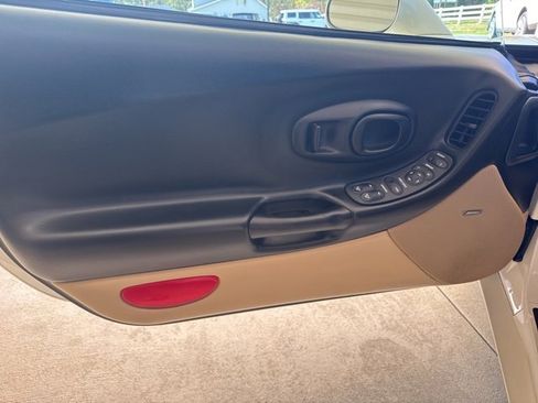 Used 2002 Chevrolet Corvette Convertible w/ Preferred Equipment Group1 image 15