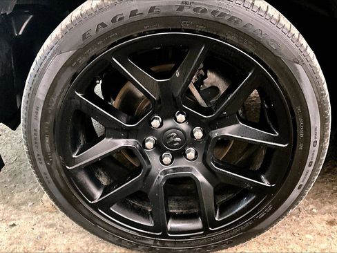 Used 2021 RAM 1500 Laramie image 8