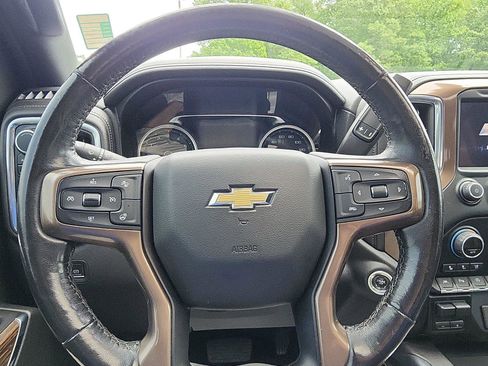 Used 2019 Chevrolet Silverado 1500 High Country w/ Technology Package AWD/4WD image 15