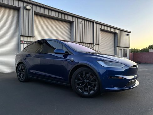 Used 2024 Tesla Model X AWD/4WD image 3
