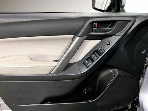 Used 2014 Subaru Forester 2.5i Premium w/ All-Weather Package image 19