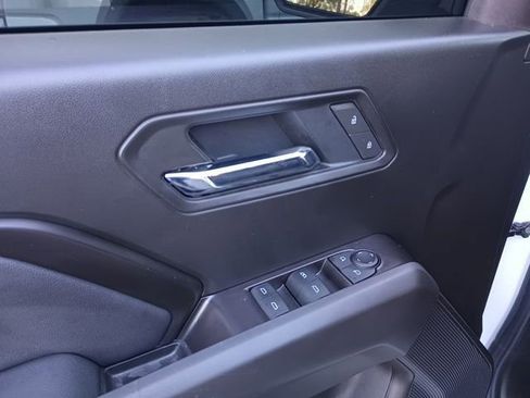 Used 2025 Chevrolet Colorado LT image 9