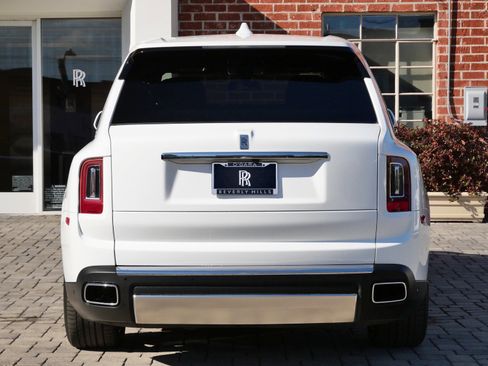 Used 2022 Rolls-Royce Cullinan w/ Cullinan Package image 33