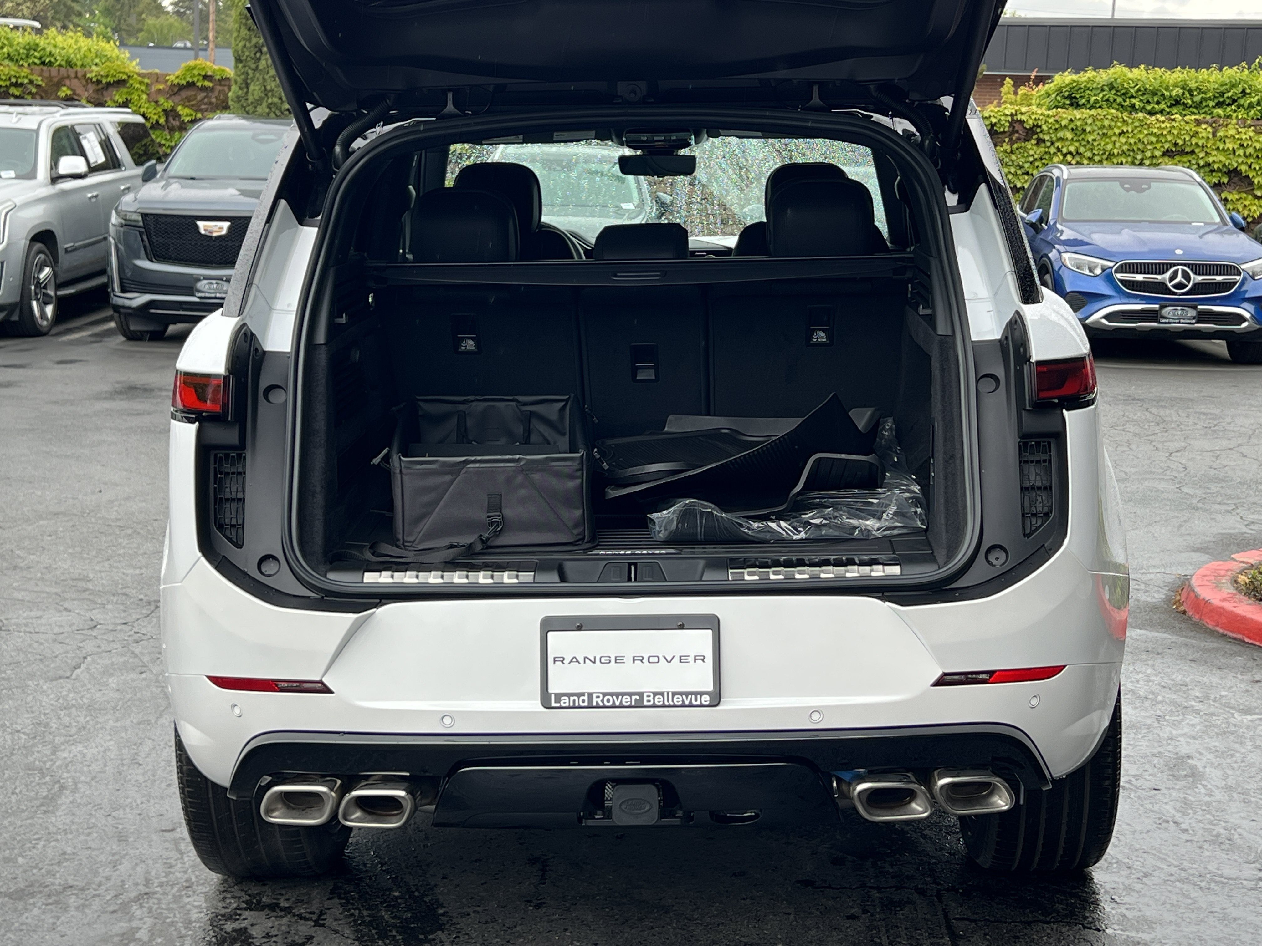 New 2025 Land Rover Range Rover Sport Dynamic SE AWD/4WD image 15