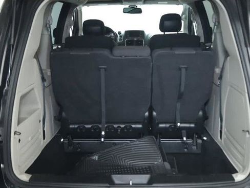 Certified 2019 Dodge Grand Caravan SE FWD image 29
