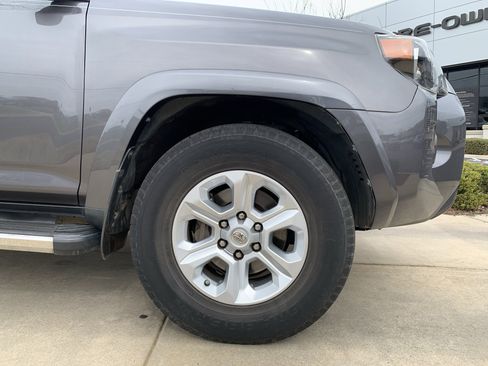 Used 2015 Toyota 4Runner SR5 Premium image 13