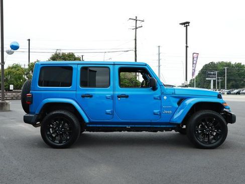 Used 2024 Jeep Wrangler Unlimited Sahara AWD/4WD image 4