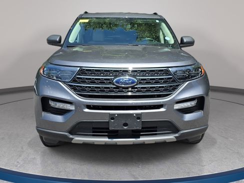 Used 2022 Ford Explorer XLT w/ Equipment Group 202A RWD image 4