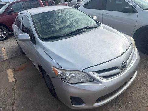 Used 2013 Toyota Corolla L FWD image 3