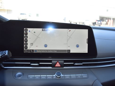 Used 2025 Hyundai Elantra SEL image 18