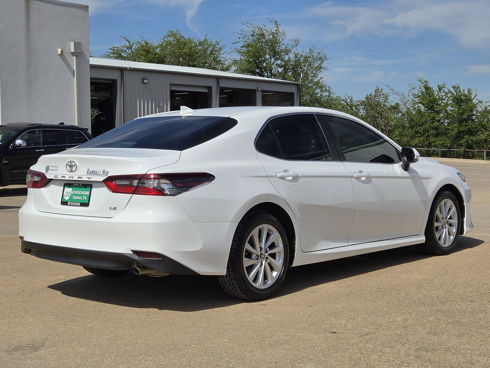 Used 2024 Toyota Camry LE w/ Convenience Package FWD image 5