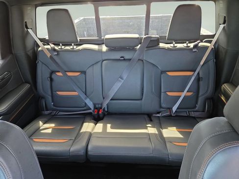 Used 2023 GMC Sierra 1500 AT4 w/ AT4 Preferred Package AWD/4WD image 15